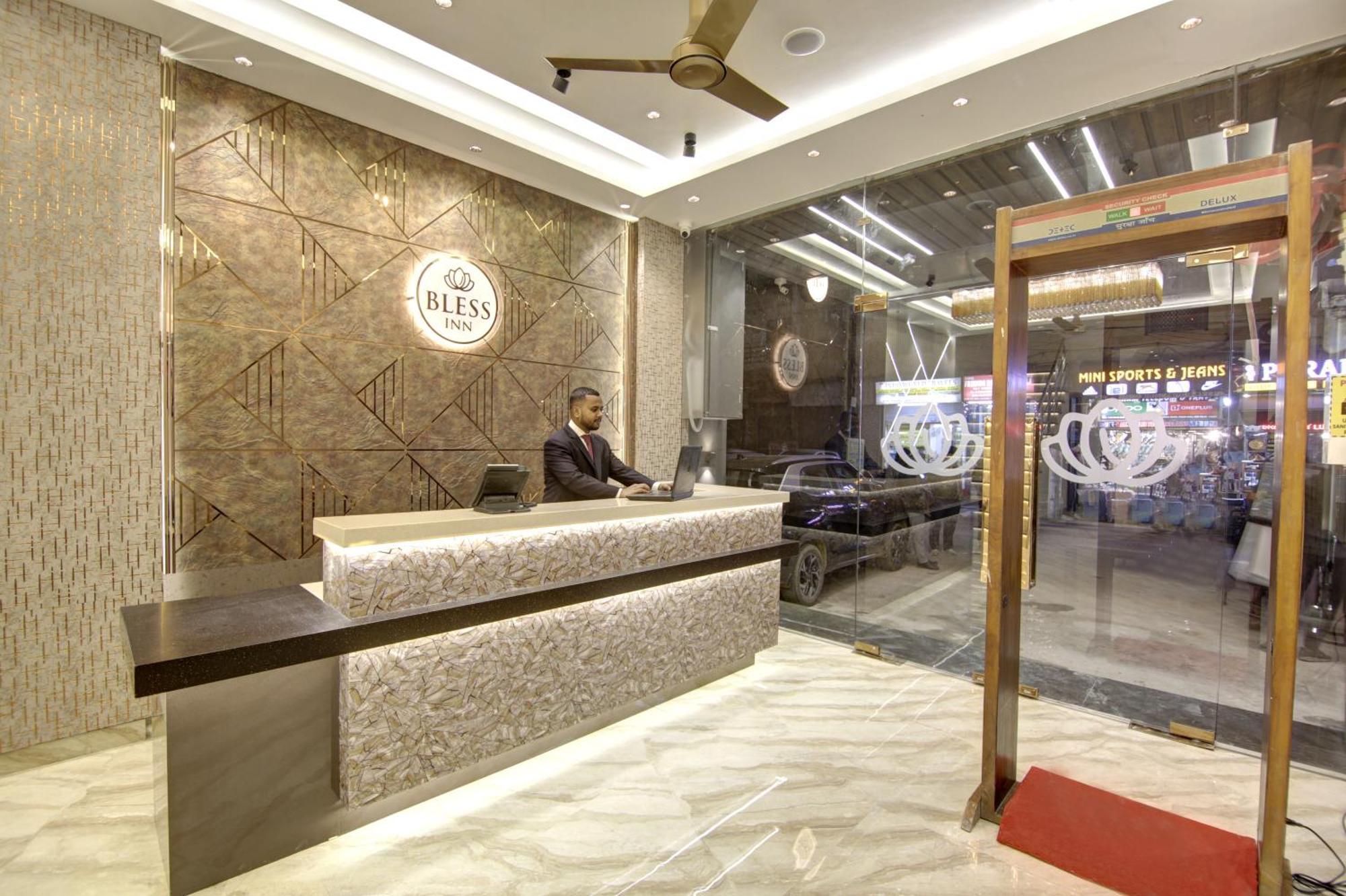 Bless Inn - Near Connaught Place Νέο Δελχί Εξωτερικό φωτογραφία