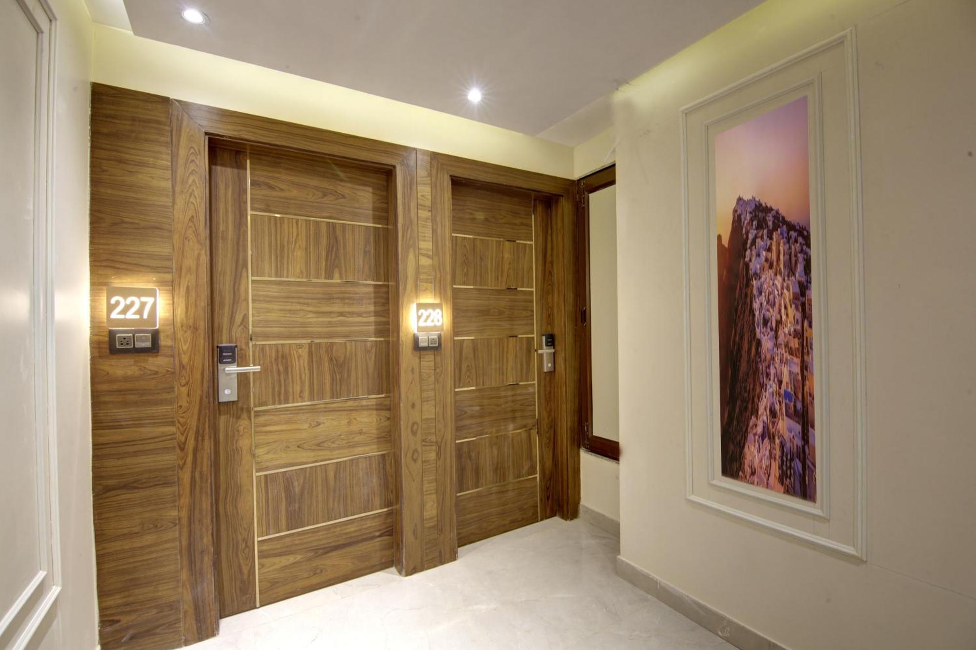 Bless Inn - Near Connaught Place Νέο Δελχί Εξωτερικό φωτογραφία