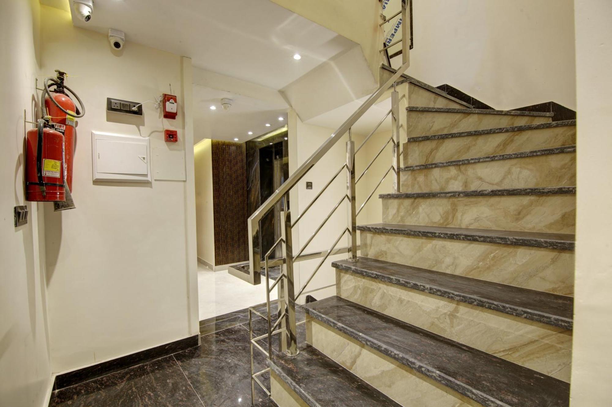 Bless Inn - Near Connaught Place Νέο Δελχί Εξωτερικό φωτογραφία